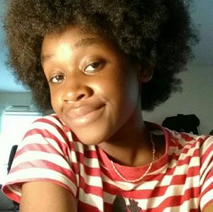 Meet your Posher, Carine